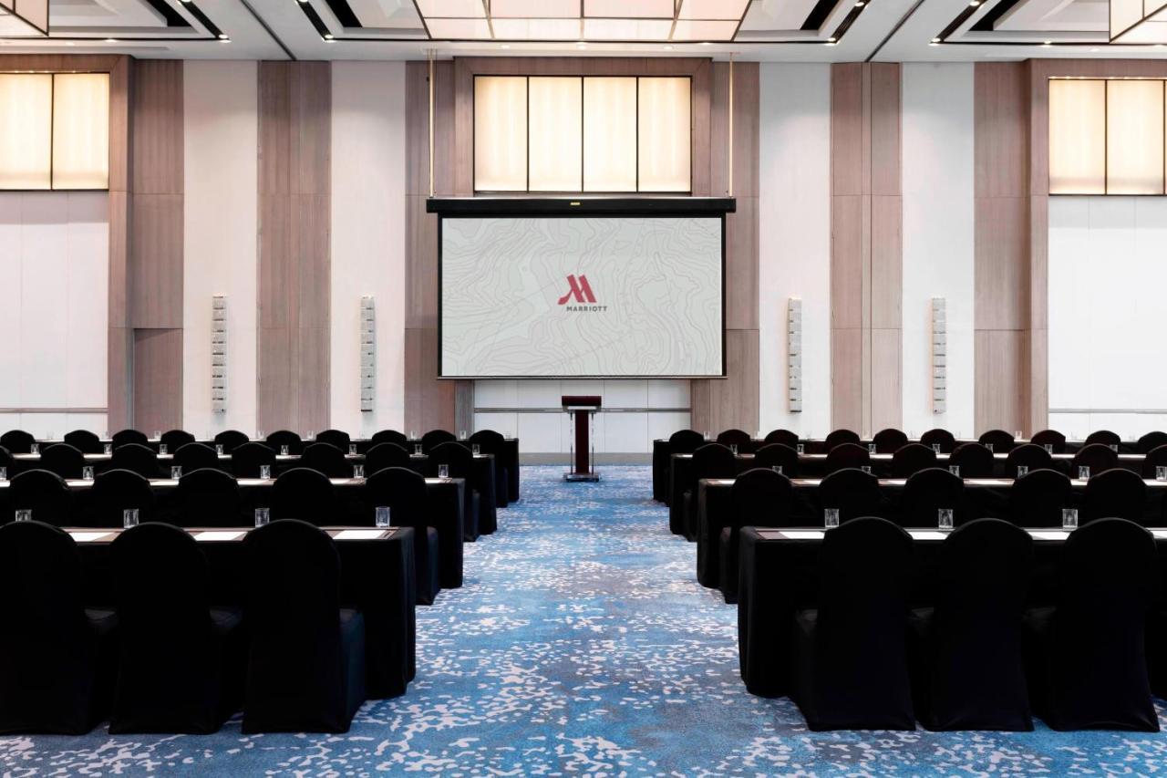 Clark Marriott Hotel Mabalacat Exterior foto
